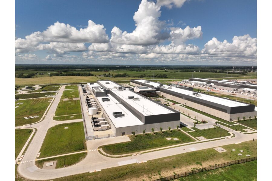 Meta Kansas City data center begins serving traffic, representing $1 billion investment in Missouri