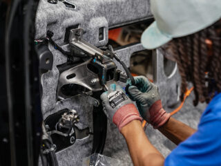 Federal Reserve reports August factory output fell 0.3 percent